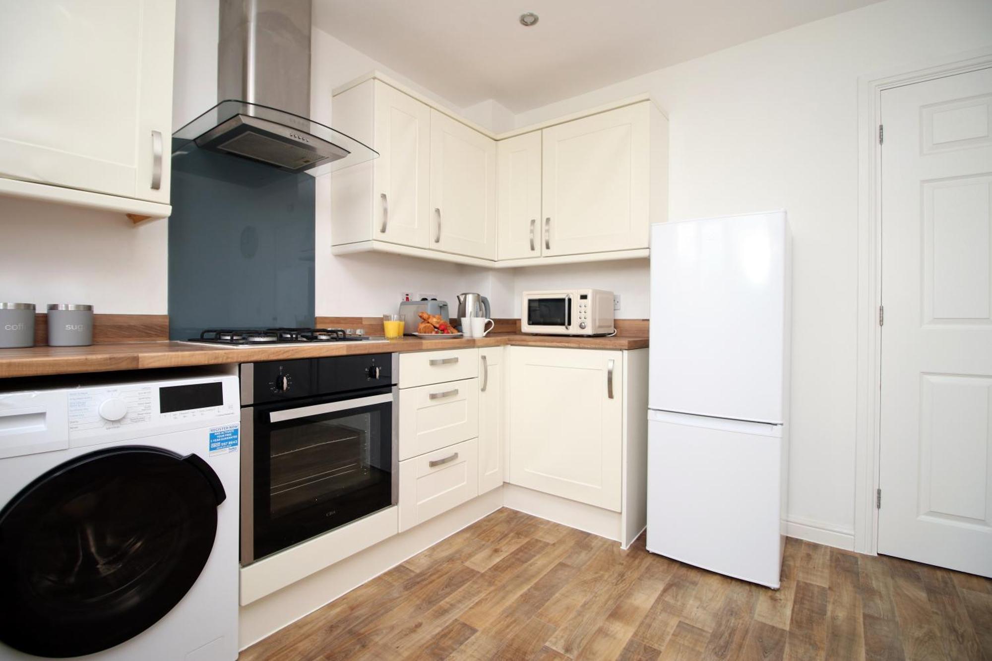 Apartment Beautiful Modern House With Free Parking And Fast Wifi Next To Stadium And Morfa Park Shopping Centre Hosted By Our Short Swansea